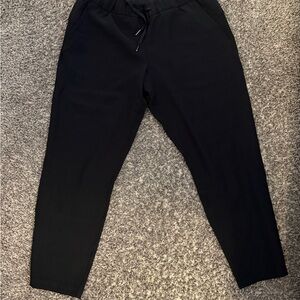 Lululemon on the fly pant